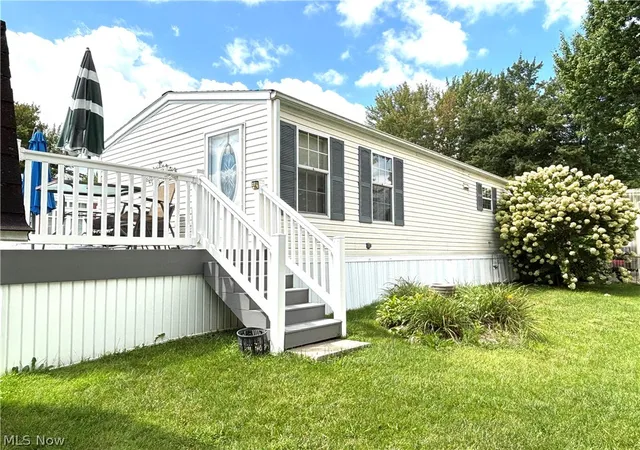 Photo 3 of Single family home for sale at 1229 Columbiana Lisbon Rd #63, Columbiana, OH 44408 | MLS# 5239627 | Listing updated on 2026-08-30