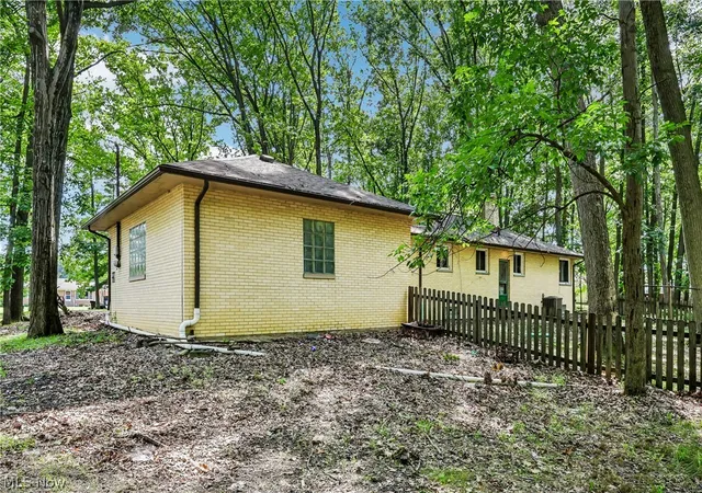 Photo 3 of Sale Pending at 2394 Dentzler Rd, Parma, OH 44134 | MLS# 5239033 | Listing updated on 2026-08-31