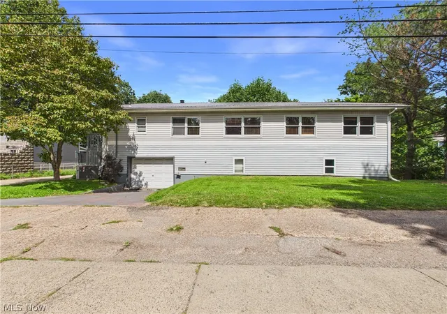 2nd image of 712 Marietta Ln, Marietta, OH 45750 | MLS# 5239864