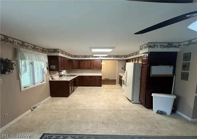 Photo 4 of Sale Pending at 549 N Skyline Dr, Seven Hills, OH 44131 | MLS# 5239714 | Listing updated on 2026-08-31