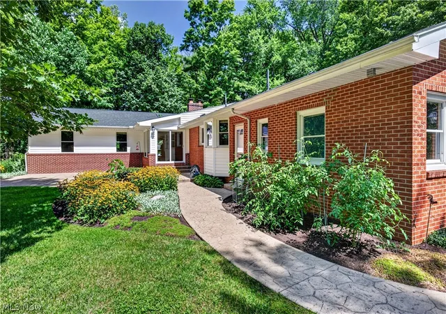 Photo 2 of Sale Pending at 14012 Fox Hollow Dr, Novelty, OH 44072 | MLS# 5237097 | Listing updated on 2026-08-30