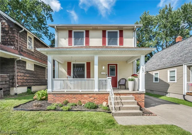 Photo 2 of Sale Pending at 707 Kathron Ave, Cuyahoga Falls, OH 44221 | MLS# 5239930 | Listing updated on 2026-08-31