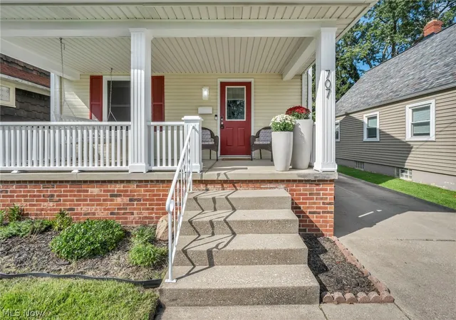 Photo 3 of Sale Pending at 707 Kathron Ave, Cuyahoga Falls, OH 44221 | MLS# 5239930 | Listing updated on 2026-08-31