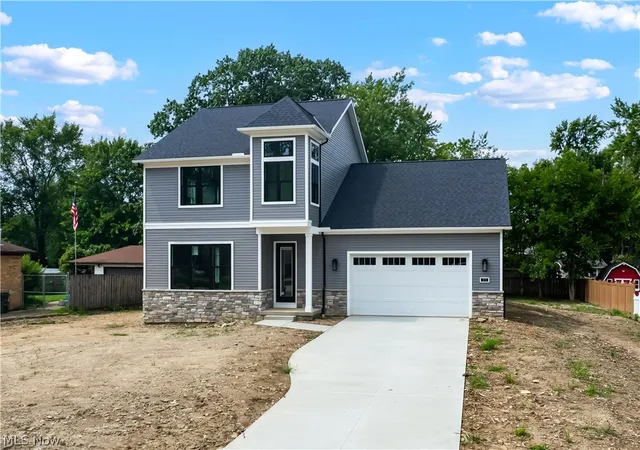 Photo 3 of Single family home for sale at 6774 Middlebrook Blvd, Middleburg Heights, OH 44130 | MLS# 5234136 | Listing updated on 2026-08-30