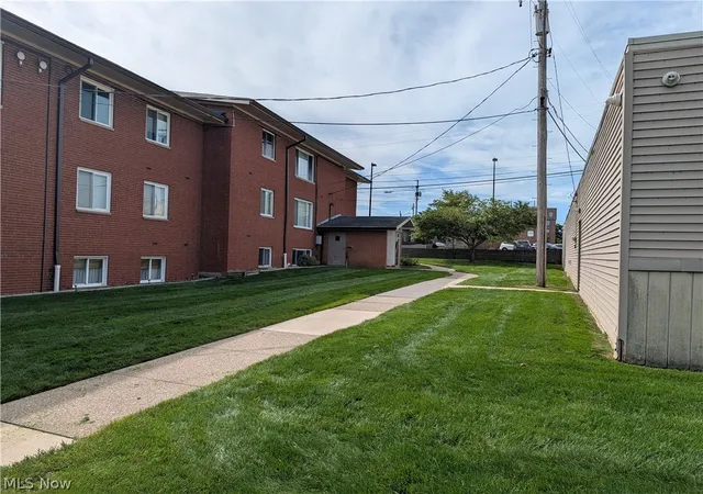 Photo 3 of Condo for sale at 21801 River Oaks Dr #A2, Rocky River, OH 44116 | MLS# 5240088 | Listing updated on 2026-08-30