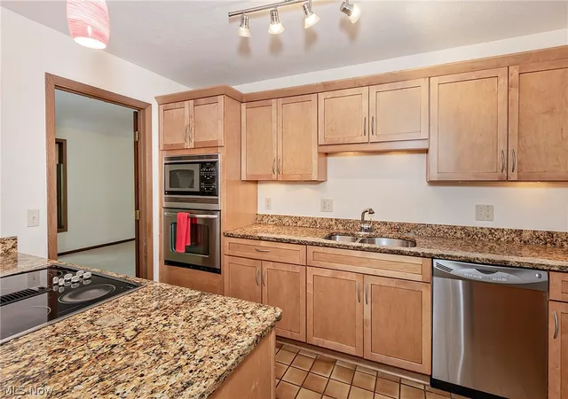 Photo 3 of Single family home for sale at 12616 Cedar Rd, Cleveland Heights, OH 44106 | MLS# 5233608 | Listing updated on 2026-08-30