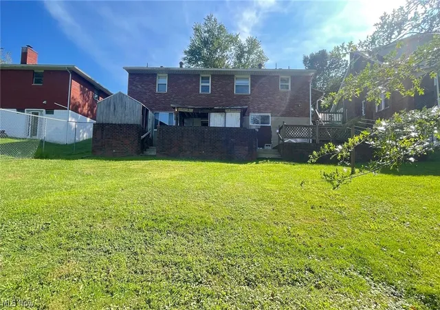 Photo 3 of Single family home for sale at 1901 15Th Ave, Parkersburg, WV 26101 | MLS# 5240858 | Listing updated on 2026-08-30