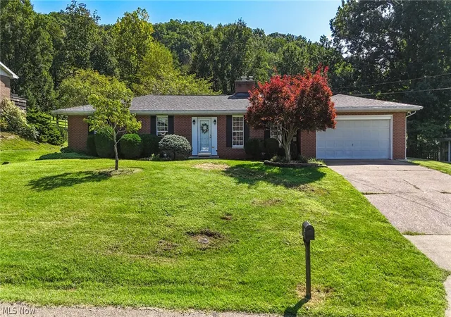 3rd image of 942 Pine St, Belpre, OH 45714 | MLS# 5239359