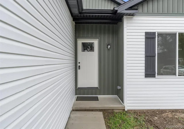 4th image of 13330 Strong Blvd, South Rockwood, MI 48179 | MLS# 20261063986