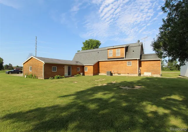 Photo 2 of Single family home for sale at 2568 Valentine Rd, Lapeer, MI 48446 | MLS# 20261064744 | Listing updated on 2026-09-03