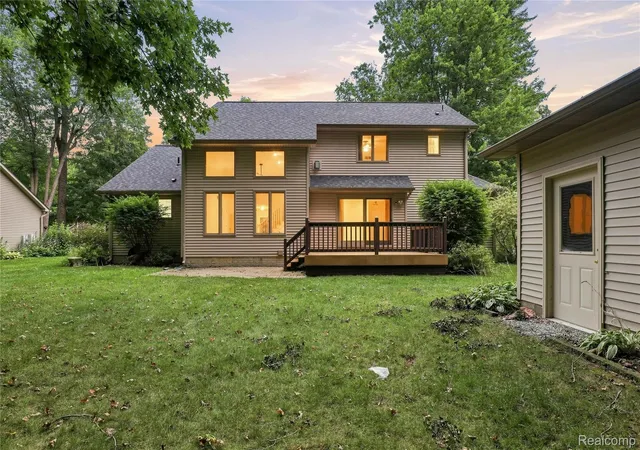 Photo 3 of Single family home for sale at 2318 Flagstone Dr, Flushing, MI 48433 | MLS# 20261064920 | Listing updated on 2026-09-13