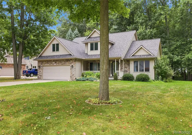 Photo 3 of Single family home for sale at 2318 Flagstone Dr, Flushing, MI 48433 | MLS# 20261064920 | Listing updated on 2026-10-07