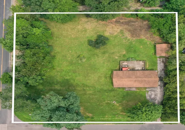 2nd image of 8887 Elm Valley Rd, Union Pier, MI 49129 | MLS# 69026043040