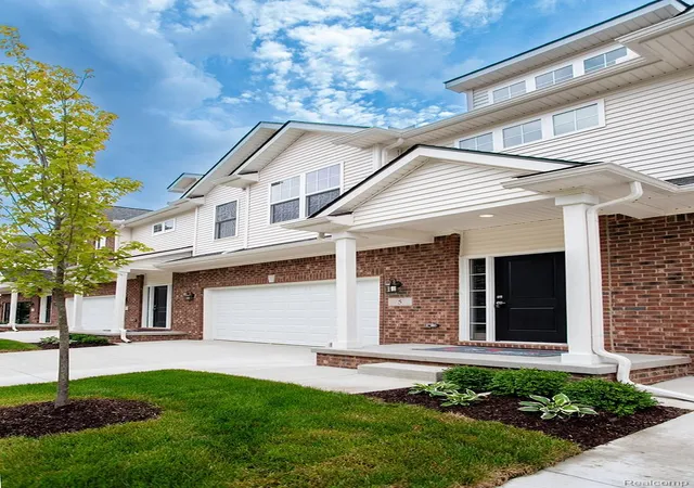 Photo 3 of Condo for sale at 5 Grandview Cir #70, White Lake Charter Township Oakland, MI 48386 | MLS# 20261069569 | Listing updated on 2026-09-13