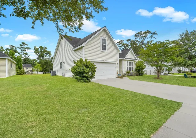 2nd image of 8023 Hyannis Ct, North Charleston, SC 29420 | MLS# 26021058