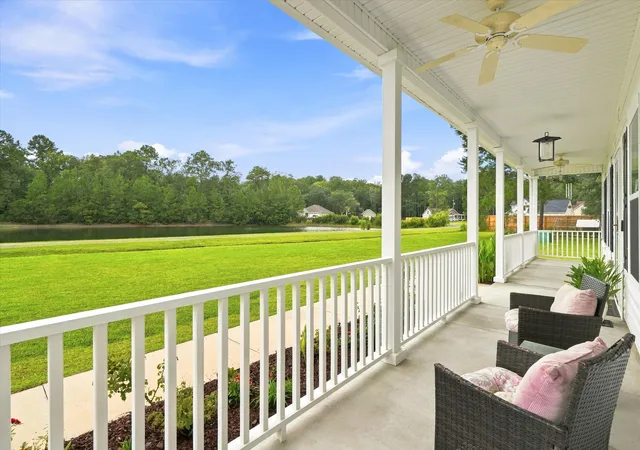 Photo 4 of Single family home for sale at 5914 Yellow Dog Rd, Ravenel, SC 29470 | MLS# 26022587 | Listing updated on 2026-09-11