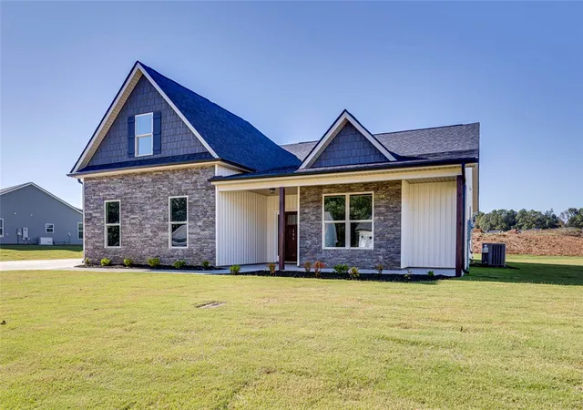 Photo 2 of Single family home for sale at 106 Old Glory Ct, Pickens, SC 29671 | MLS# 20291003 | Listing updated on 2026-08-25
