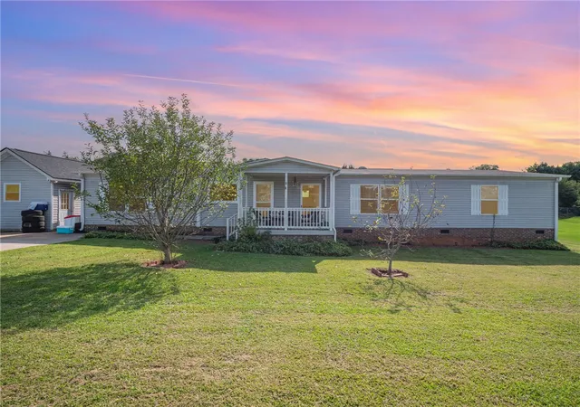 Photo 2 of Sale Pending at 225 Cannon Ball Run, Campobello, SC 29322 | MLS# 20291927 | Listing updated on 2026-08-20