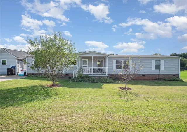 Photo 4 of Sale Pending at 225 Cannon Ball Run, Campobello, SC 29322 | MLS# 20291927 | Listing updated on 2026-08-20