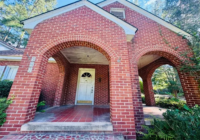 Photo 2 of Single family home for sale at 302 Chestnut St, Abbeville, SC 29620 | MLS# 20292043 | Listing updated on 2026-09-07