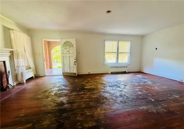 Photo 3 of Single family home for sale at 302 Chestnut St, Abbeville, SC 29620 | MLS# 20292043 | Listing updated on 2026-09-07
