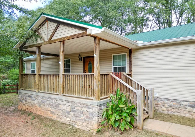 Photo 1 of Single family home for sale at 112 Aiken St, Central, SC 29630 | MLS# 20293531 | Listing updated on 2026-08-25