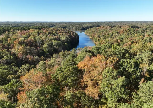 3rd image of 4 Horseshoe Point Dr, Iva, SC 29655 | MLS# 20293894