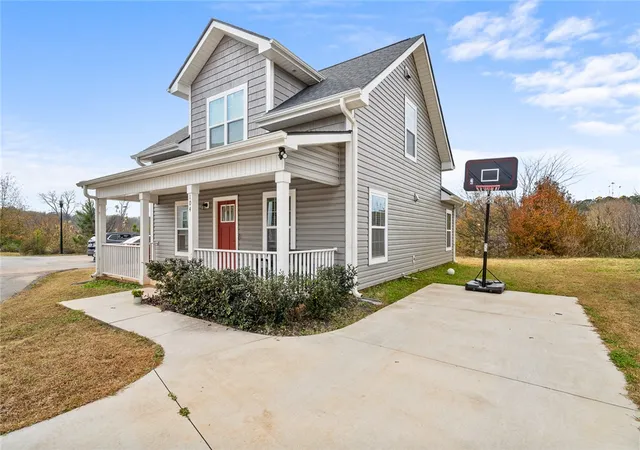 2nd image of 104 Royalview Dr, Anderson, SC 29624 | MLS# 20295087
