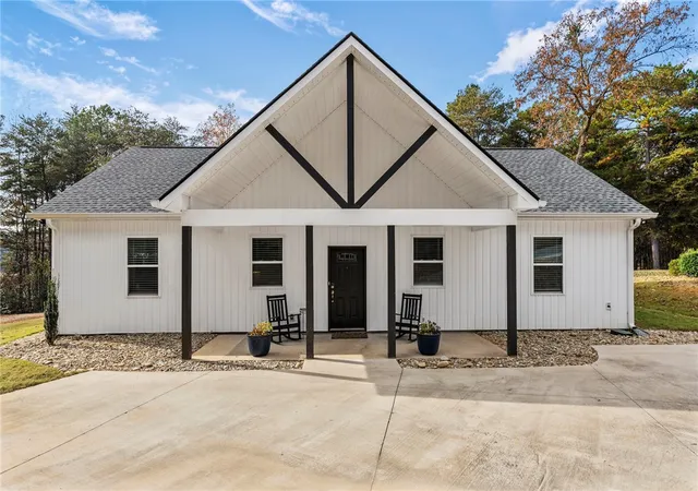 1st image of 128 Hard Cash Ln, Fair Play, SC 29643 | MLS# 20294899
