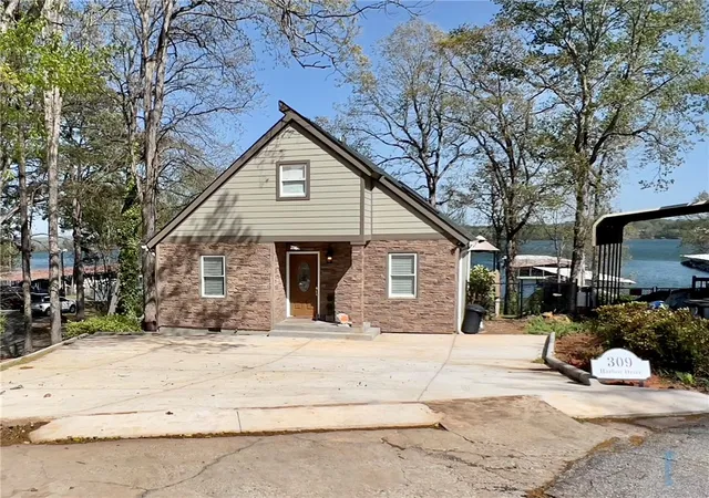 Photo 1 of Single family home for sale at 309 Harbor Dr, Anderson, SC 29625 | MLS# 20295399 | Listing updated on 2026-08-24