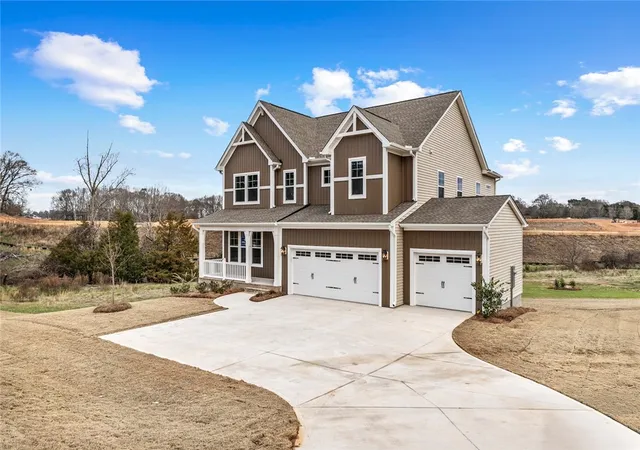 Photo 2 of Single family home for sale at 3140 Midway Rd, Anderson, SC 29621 | MLS# 20295629 | Listing updated on 2026-08-27
