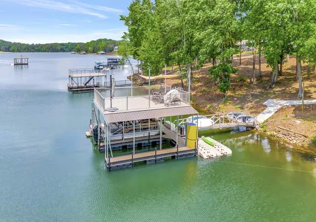 Photo 4 of Single family home for sale at 401 Broadwater Cir, Anderson, SC 29626 | MLS# 20296067 | Listing updated on 2026-09-14