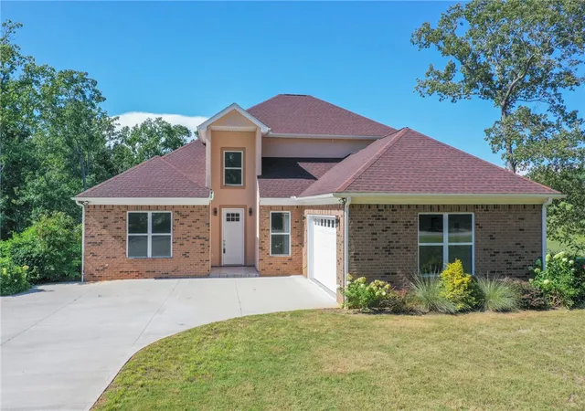 Photo 1 of Single family home for sale at 102 Topsail Dr, Anderson, SC 29625 | MLS# 20296011 | Listing updated on 2026-08-24