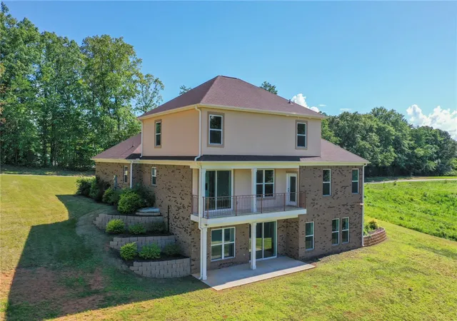 Photo 2 of Single family home for sale at 102 Topsail Dr, Anderson, SC 29625 | MLS# 20296011 | Listing updated on 2026-08-24