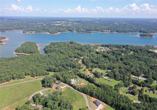 Photo 3 of Single family home for sale at 102 Topsail Dr, Anderson, SC 29625 | MLS# 20296011 | Listing updated on 2026-08-24