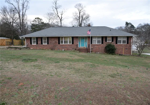 Photo 1 of Sale Pending at 109 Pine Tree Ln, Anderson, SC 29625 | MLS# 20296369 | Listing updated on 2026-08-25