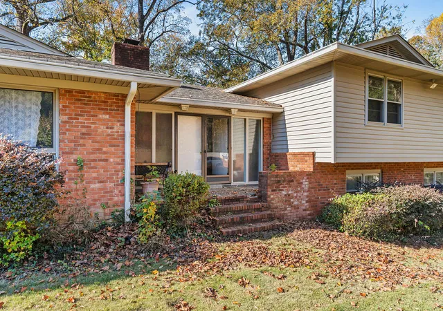 Photo 3 of Single family home for sale at 524 Perrin Dr, Spartanburg, SC 29307 | MLS# 20297213 | Listing updated on 2026-08-17