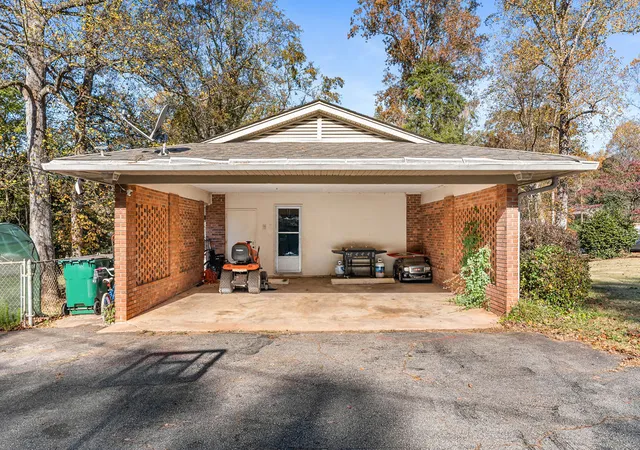 Photo 4 of Single family home for sale at 524 Perrin Dr, Spartanburg, SC 29307 | MLS# 20297213 | Listing updated on 2026-08-17