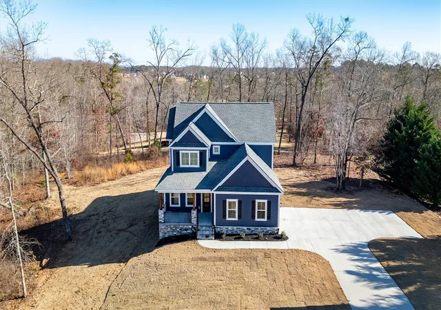 Photo 2 of Single family home for sale at 408 Falcons Lair W Dr, Walhalla, SC 29691 | MLS# 20297415 | Listing updated on 2026-09-28