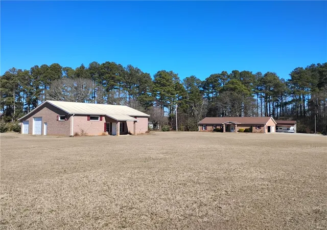 Photo 3 of Single family home for sale at 3400 Old Dobbins Brg Rd, Fair Play, SC 29643 | MLS# 20297189 | Listing updated on 2026-08-12