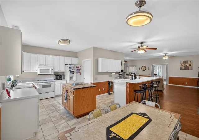 Photo 4 of Single family home for sale at 3400 Old Dobbins Brg Rd, Fair Play, SC 29643 | MLS# 20297189 | Listing updated on 2026-08-12