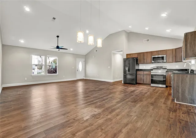 Photo 4 of Single family home for sale at 7 W 2nd Street, Williamston, SC 29697 | MLS# 20297639 | Listing updated on 2026-09-09
