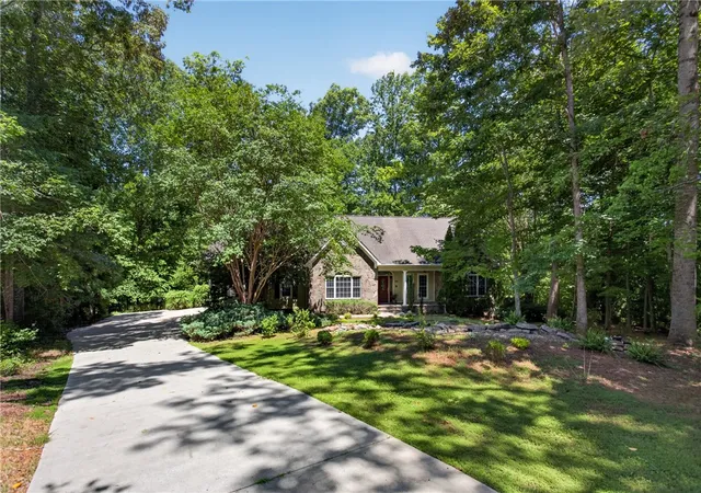 1st image of 109 Oak Crest Cir, Seneca, SC 29672 | MLS# 20297539