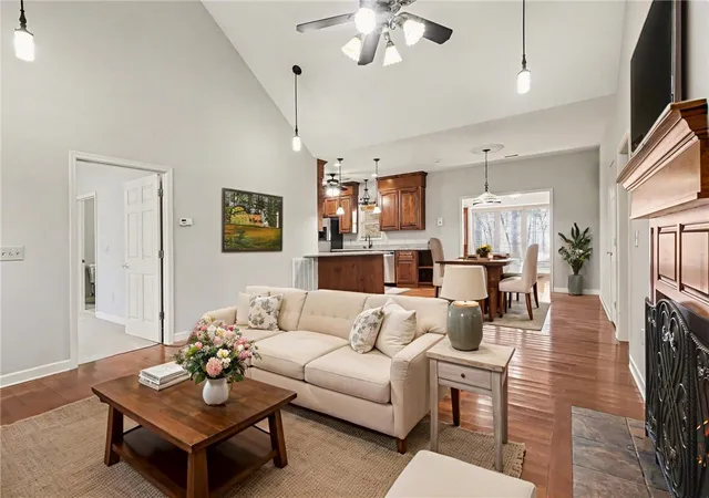4th image of 109 Oak Crest Cir, Seneca, SC 29672 | MLS# 20297539