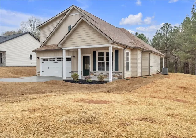Photo 3 of Single family home for sale at 24 Fisher Jenkins Rd, Anderson, SC 29625 | MLS# 20297526 | Listing updated on 2026-09-04