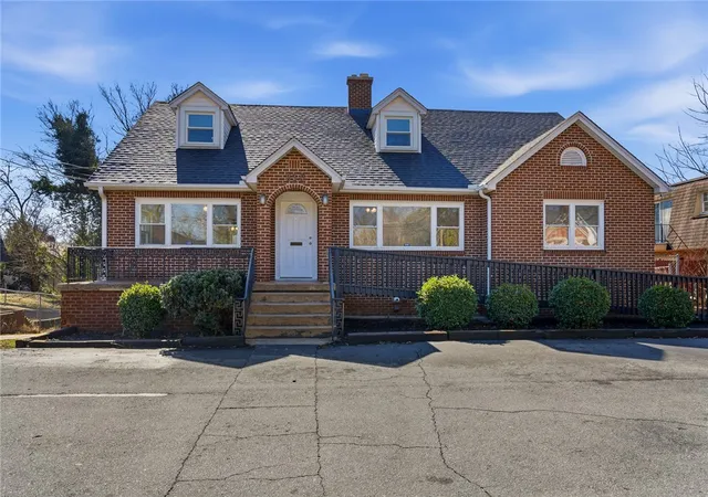 Photo 1 of Single family home for sale at 510 E Calhoun St, Anderson, SC 29621 | MLS# 20297517 | Listing updated on 2026-09-11