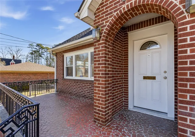 Photo 4 of Single family home for sale at 510 E Calhoun St, Anderson, SC 29621 | MLS# 20297517 | Listing updated on 2026-09-11
