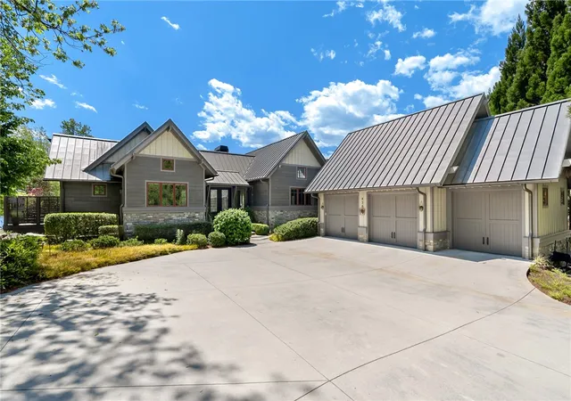 Photo 1 of Single family home for sale at 438 Winchester Ln, Sunset, SC 29685 | MLS# 20297958 | Listing updated on 2026-08-17