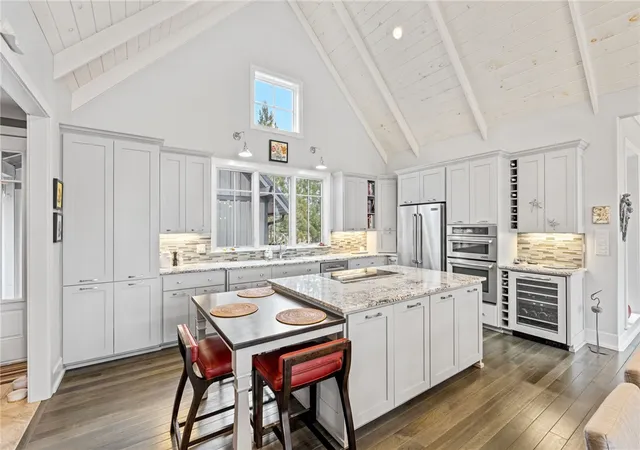 Photo 3 of Single family home for sale at 438 Winchester Ln, Sunset, SC 29685 | MLS# 20297958 | Listing updated on 2026-08-17