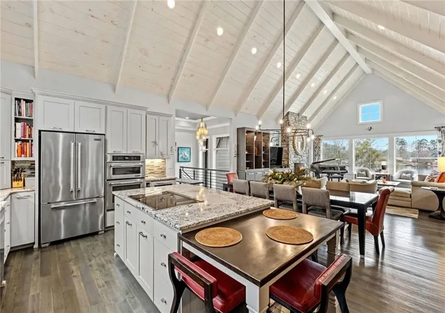 Photo 4 of Single family home for sale at 438 Winchester Ln, Sunset, SC 29685 | MLS# 20297958 | Listing updated on 2026-08-17